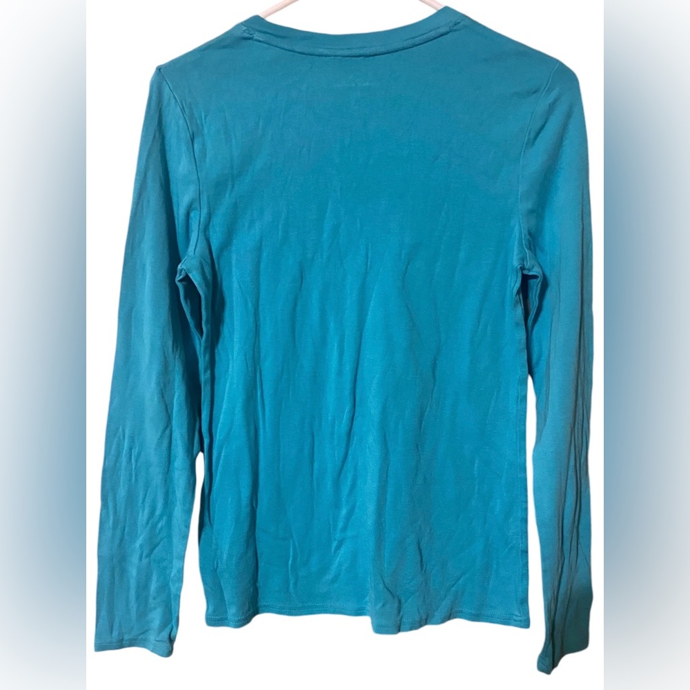 Eddie Bauer Lot Of 4 Long Sleeve Shirts Womens Medium V-Neck Minimalist Comfort - Picture 9 of 16